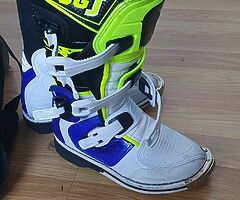 Kids gaerne mx boots