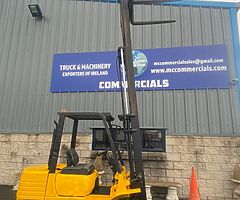 FOR SALE: Caterpillar Forklift - Image 5/10