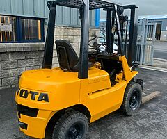 FOR SALE: Toyota Forklift