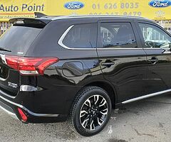 172 
MITSUBISHI OUTLANDER GX4 HYBRID 4WD PLUG IN SUV AUTOMATIC 200BHP MODEL.