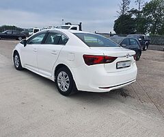 2016 toyota avensis
