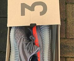 Yeezy boost 350 v2