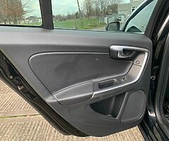 Volvo S60 2.4 diesel . Manual - Image 3/10