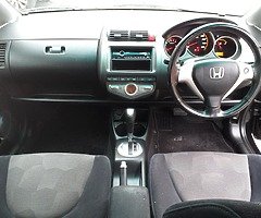 Honda fit, Automatic 1.5.L.Petrol. 120 000 miles. NCT 03/20. TAX 04/19. - Image 5/10