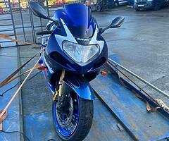 02 Gsxr 1000 cc  with power commander price is in euro