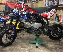 Stomp z2 140cc pitbike