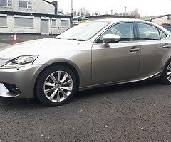 152 Lexus IS300h Hybrid