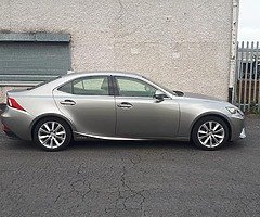 152 Lexus IS300h Hybrid - Image 4/7