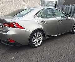 152 Lexus IS300h Hybrid - Image 5/7