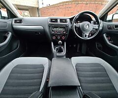 2013 Volkswagen Jetta - Image 4/10