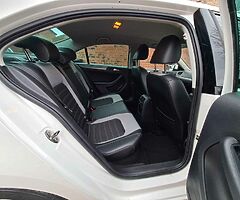 2013 Volkswagen Jetta - Image 8/10