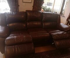 3 seater and 2 1 seaters all recline