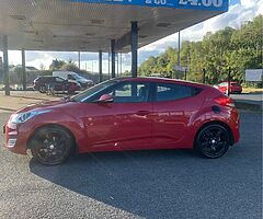 2013 Hyundai Veloster - Image 7/8