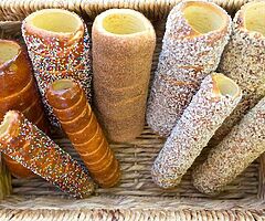 ALL OCCASIONS  HOMEMADE CHIMNEY CAKE