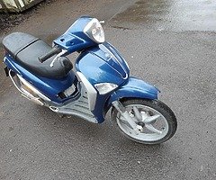 2004 piaggio 125cc