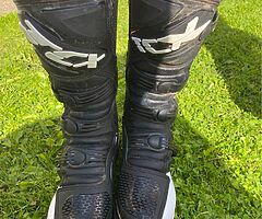 Motor cross boots