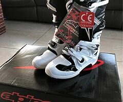 Alpinestars Tech 7