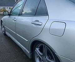 ❄️2002 LEXUS IS300 (SPORT)❄️ - Image 6/10