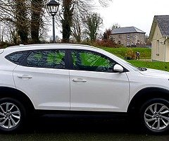 2015 TUCSON SE NAV 1.7 MINT