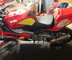 08 rs aprilia motorbike - Image 6/6
