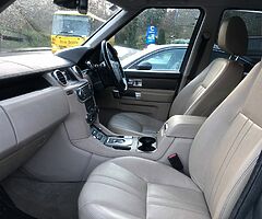 2014 Land Rover Discovery 4 3.0L TDV6 5 Seat Utility/Business Class