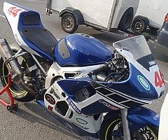 Yamaha R6 5eb pre-injection racebike