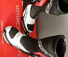 RST boots