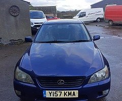 Lexus is200