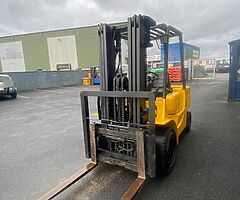 FOR SALE: Caterpillar Forklift