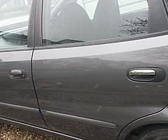car NISSAN TINO 1.8 - Image 5/9