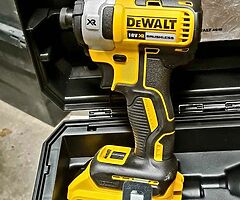 Dewalt  sets   of  cordless  drills  brand  new top top quality  - Image 5/6