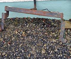 Tow bar toyota Aventis d4d 2L diesel 04 saloon