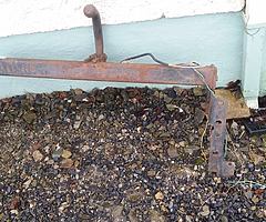 Tow bar toyota Aventis d4d 2L diesel 04 saloon