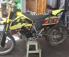 Year 2000 suzuki rm 250 2 stroke