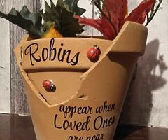Lanterns and terracotta pots "robins appear when loved ones loved" - Image 6/10