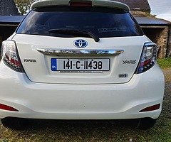 2014 Toyota Yaris 1.5 Petrol Hybrid - Image 4/5