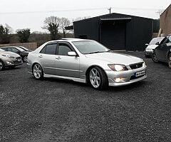 Look lexus is200 2.0 petrol.. sport/SE Manual.. no rust buckets cash waiting