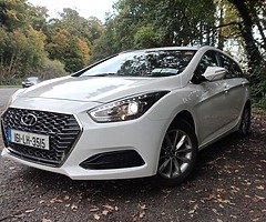 Hyundai i40 white estate