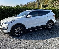 Hyundai￼ Santa Fe 4WD Executive Edition - Image 5/10