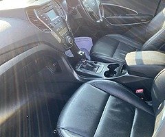 Hyundai￼ Santa Fe 4WD Executive Edition - Image 8/10