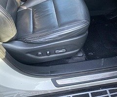 Hyundai￼ Santa Fe 4WD Executive Edition - Image 9/10