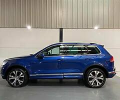 2015 Volkswagen Touareg - Image 3/10
