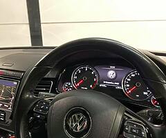 2015 Volkswagen Touareg - Image 4/10
