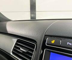 2015 Volkswagen Touareg - Image 6/10