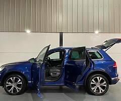 2015 Volkswagen Touareg - Image 7/10