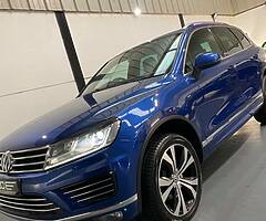 2015 Volkswagen Touareg - Image 8/10