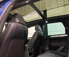 2015 Volkswagen Touareg - Image 9/10