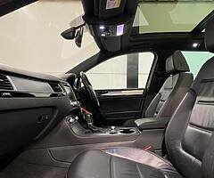 2015 Volkswagen Touareg - Image 10/10