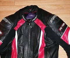 Mens RST 2 piece leathers - Image 4/4