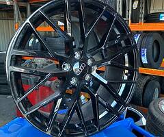20” VEEMANN VC520 GLOSS BLACK AUDI VW 5x112 like new unmarked - Image 5/5
